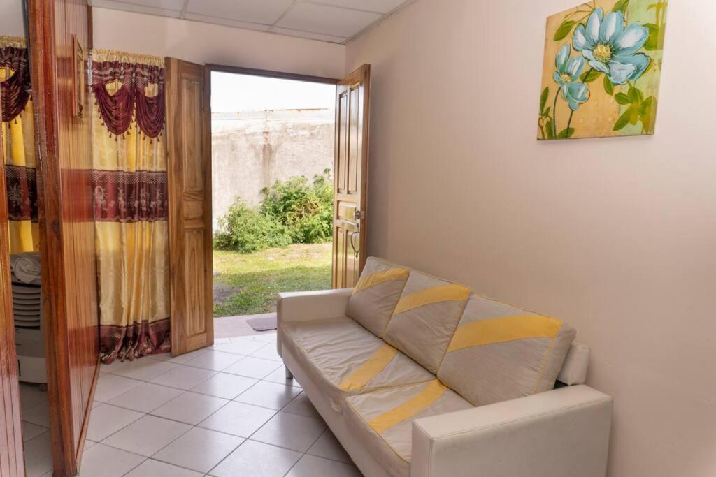 Apartamento Daly 3 Guápiles Exteriör bild
