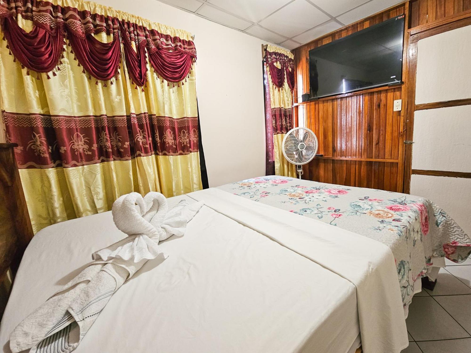 Apartamento Daly 3 Guápiles Exteriör bild