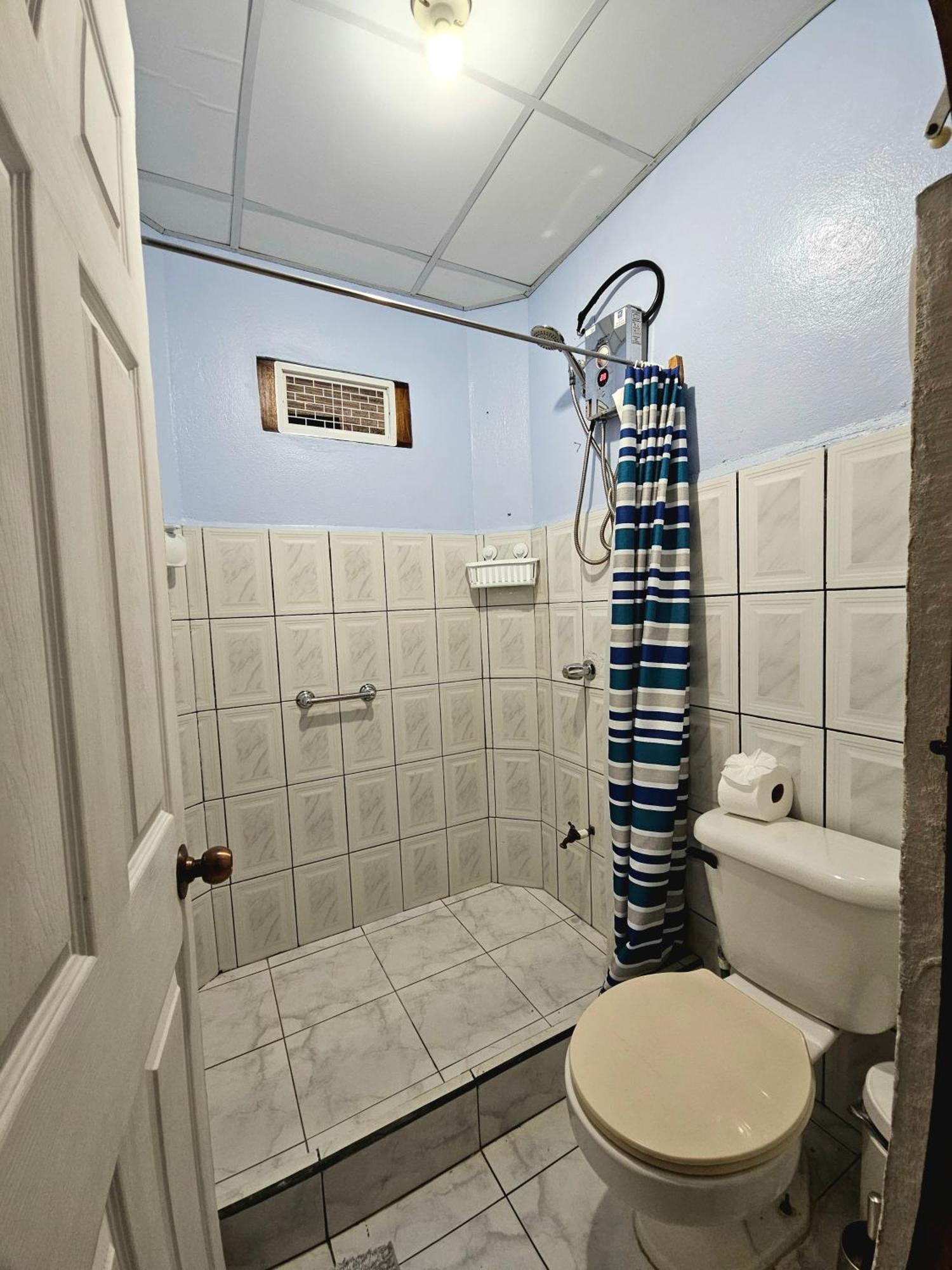Apartamento Daly 3 Guápiles Exteriör bild